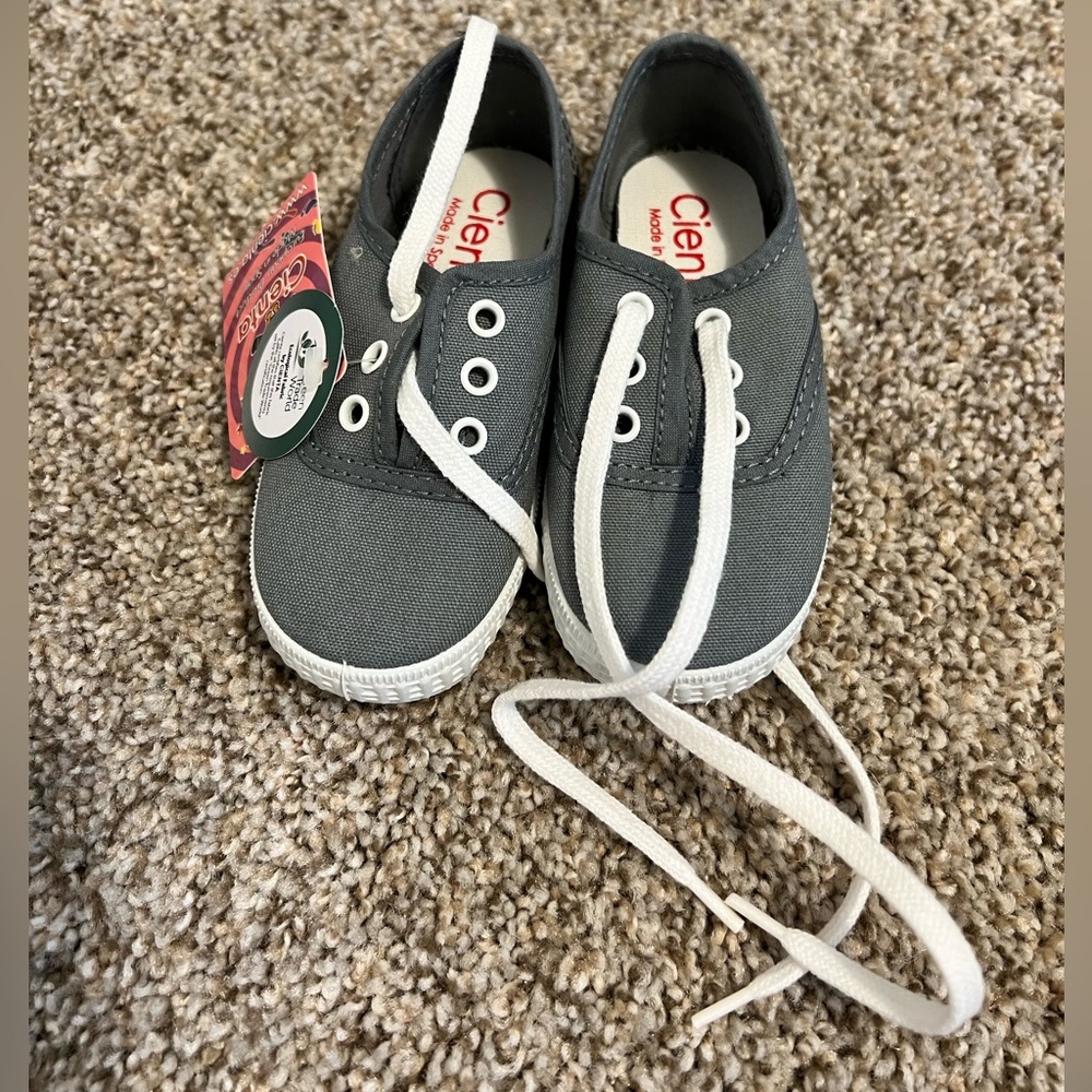 NIB Cienta Canvas lace up gray sneakers, size 23 or US 7